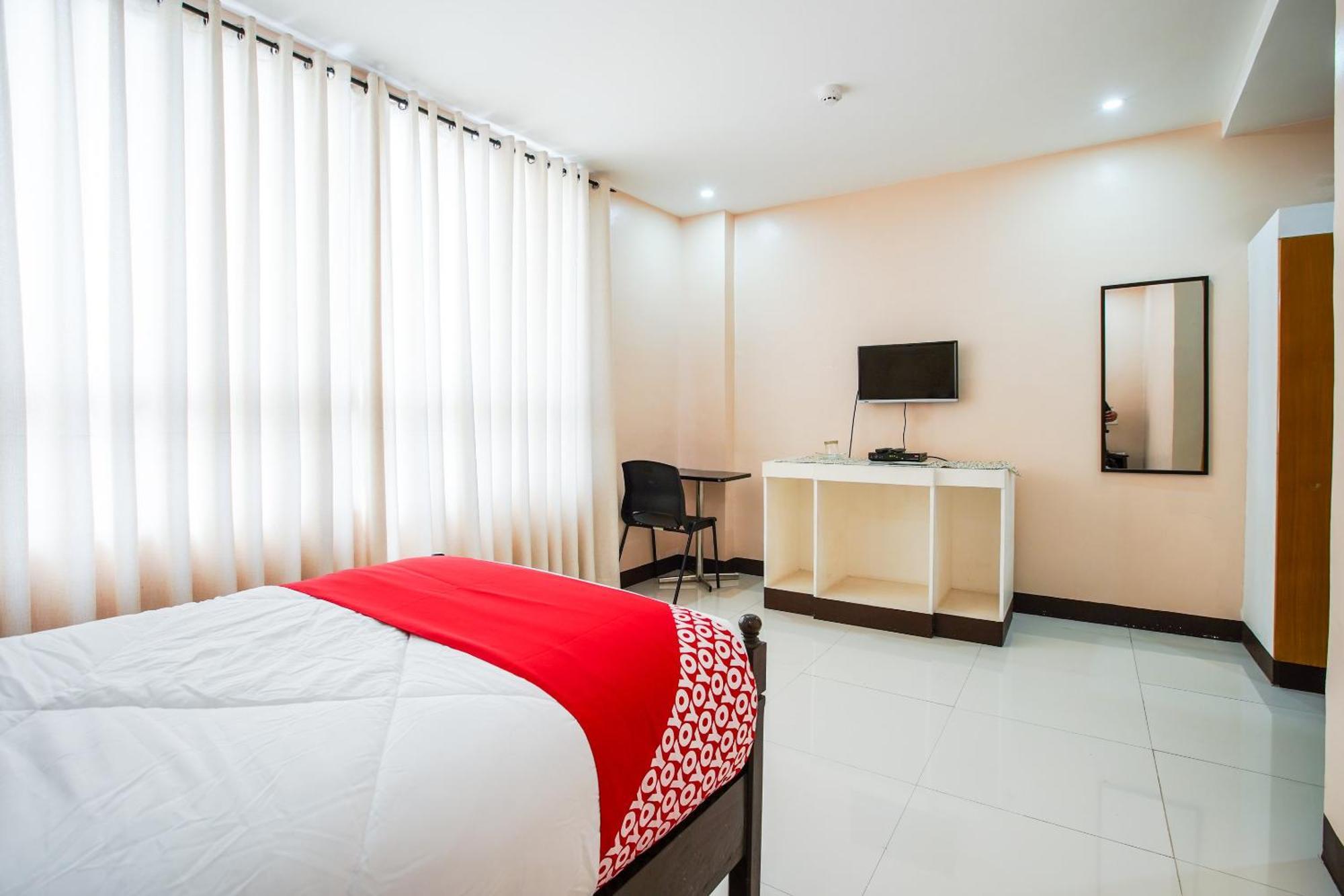 Oyo 236 Hotel Edmundo Pototan Zewnętrze zdjęcie