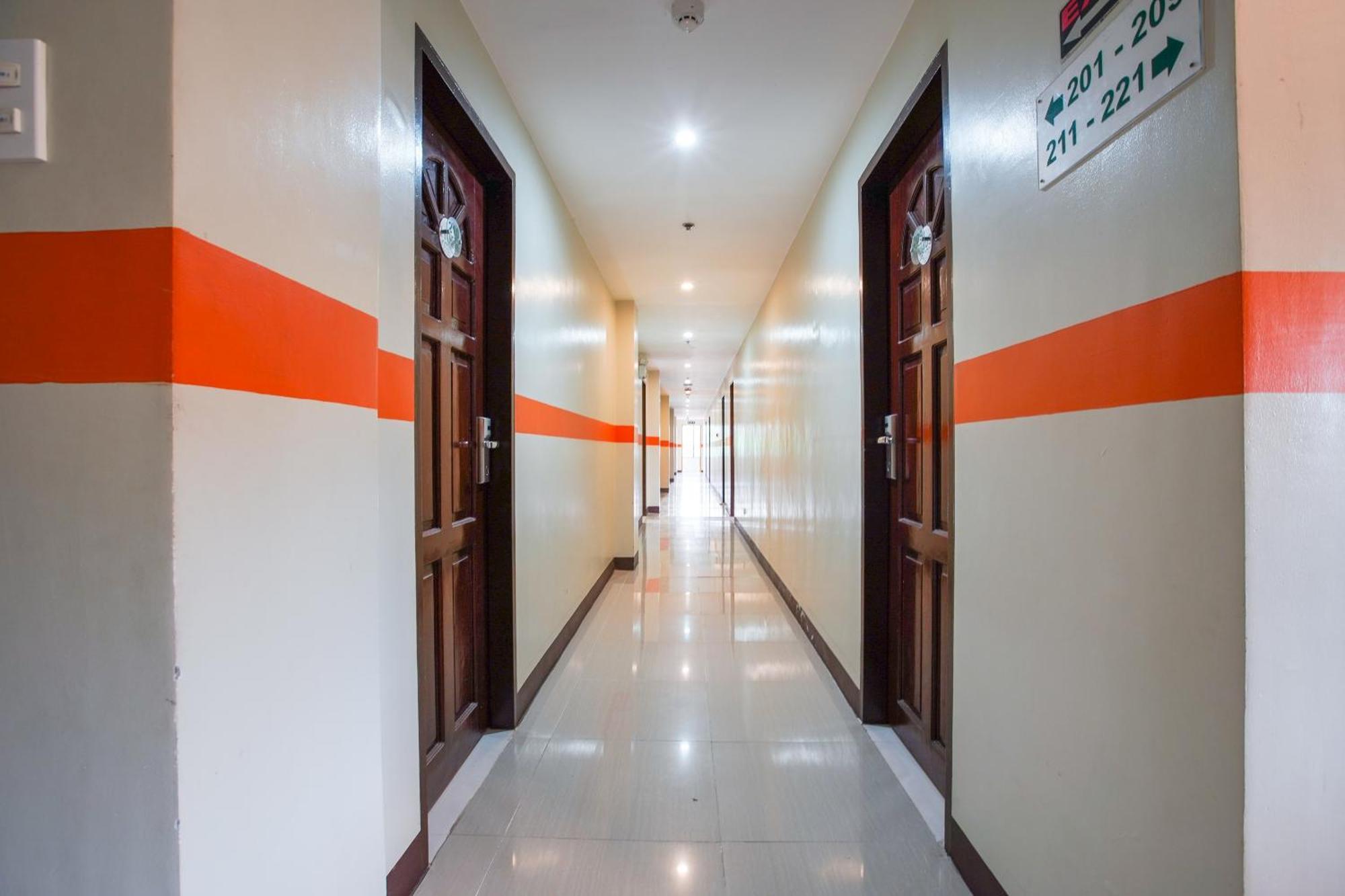 Oyo 236 Hotel Edmundo Pototan Zewnętrze zdjęcie