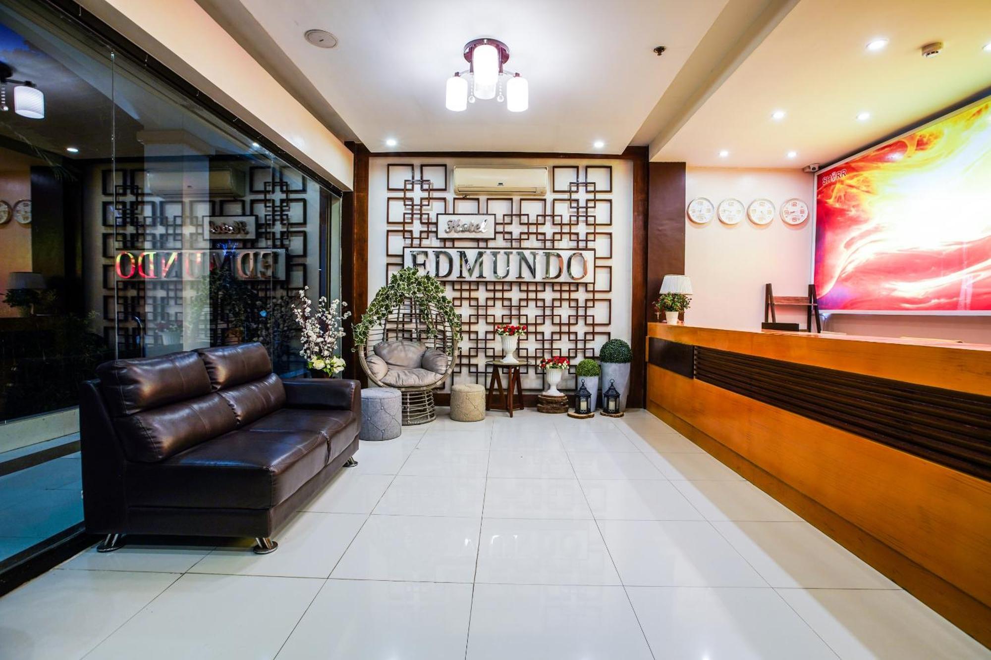 Oyo 236 Hotel Edmundo Pototan Zewnętrze zdjęcie