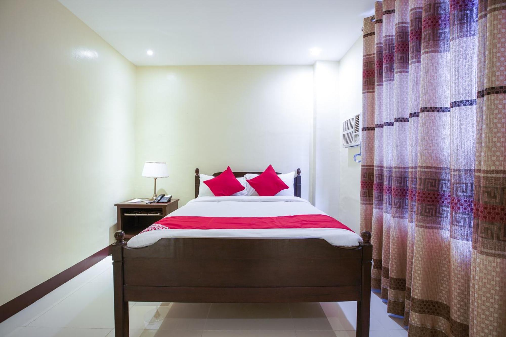 Oyo 236 Hotel Edmundo Pototan Zewnętrze zdjęcie